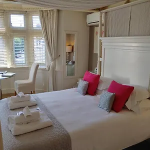 Bed and breakfast The House Boutique - In-room Breakfast - Free Parking Bath