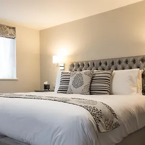 The Maple Manor **** Crawley (West Sussex)