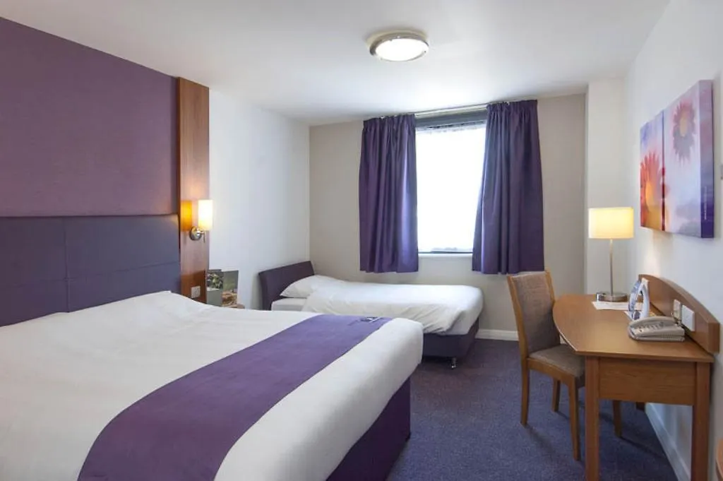 Premier Inn Sunbury 3*, Sunbury-on-Thames