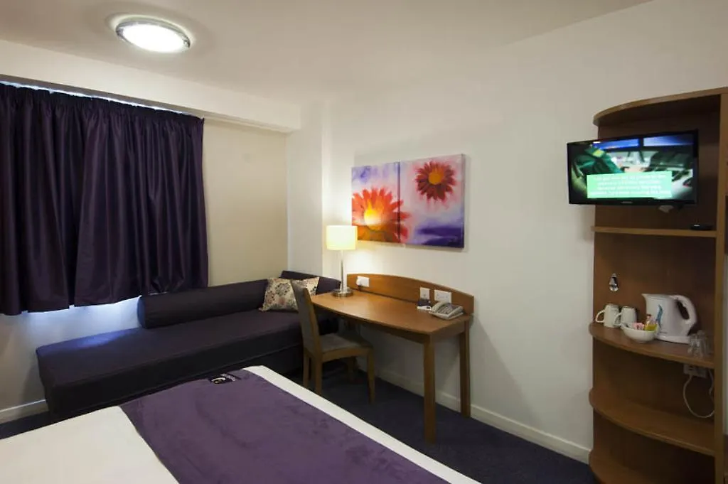 Premier Inn Sunbury Hotel