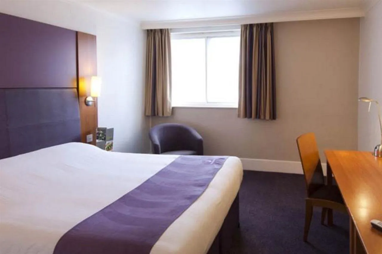 Premier Inn Sunbury 3*, Sunbury-on-Thames
