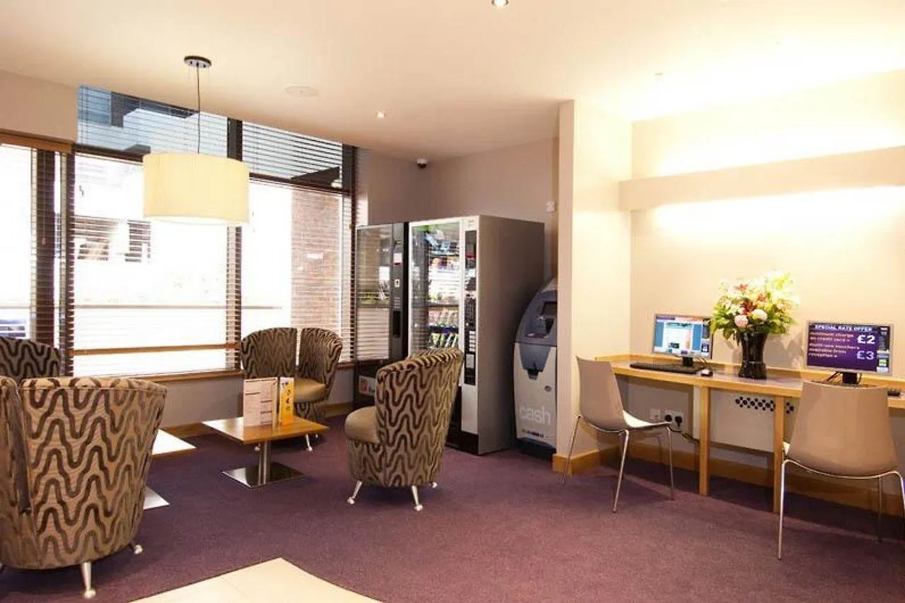 Premier Inn Sunbury Hotel